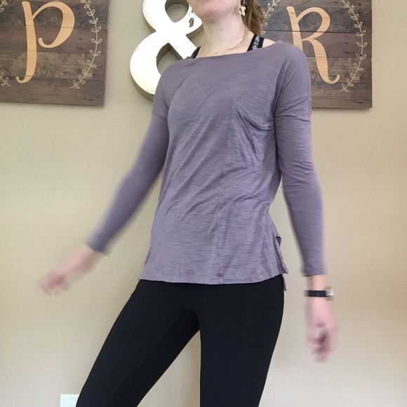 BCBG athleisure top, lyocell - Picture 2 of 5